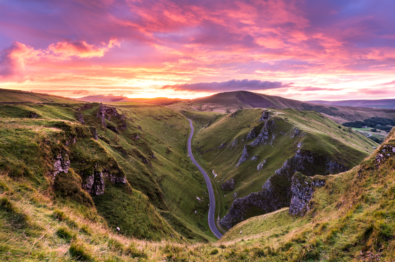 Landscape photo at sunset at Winnats Pass